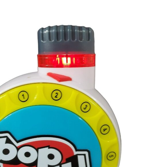 Bop It Game Electronic Handheld Action Challenge Toy Lights Sounds Party Fun - Picture 2 of 9